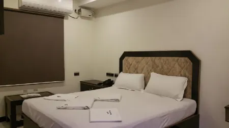 Hotel Srees Отели рядом с достопримечательностью «Dsit,collage,samayapuram,trichy»
