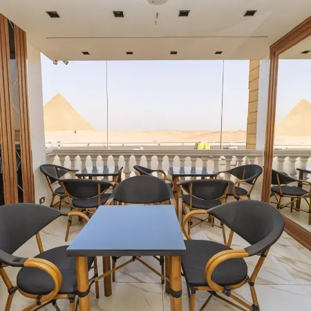 White Pyramids Inn