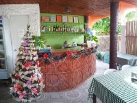 Guanna's Place Room and Resto Bar - bar