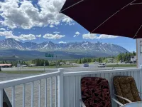 Kluane Park Inn - Bergblick