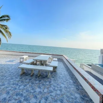 Gao Bee One Beach Club