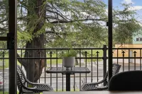 Oxley Court Serviced Apartments