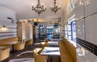 Royal Hotel Randwick Hotels in Randwick