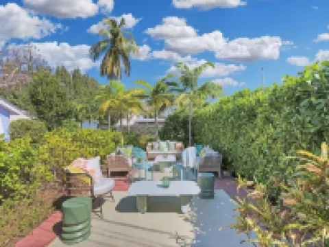 Tropical Cottages Hotels in Marathon