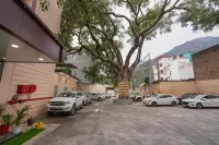 Hotel the Vaishvik Banganga Road - Bãi đậu xe