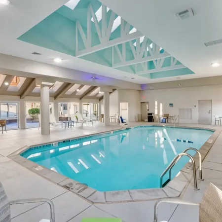 Orangewood Inn & Suites Kansas City Airport