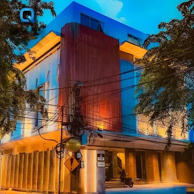 Qube Hotel by 98Hospitality Hotels near Atrium Mall Kelapa Gading 4