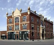 Holiday Inn Express & Suites Mcpherson by IHG