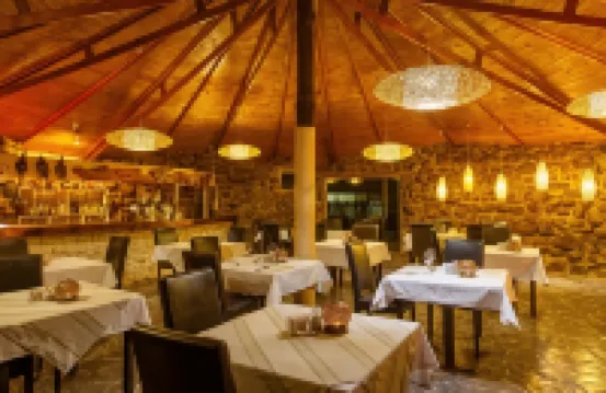 Inverdoorn Game Reserve Lodge