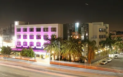 Garden Suite Hotel and Resort Отели рядом с достопримечательностью «Wiltern Theatre»