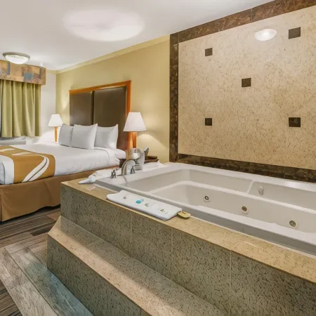 Hibiscus Inn & Suites