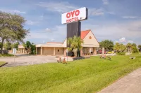 OYO Hotel Dundee by Crystal Lake Hotels in Lake Wales