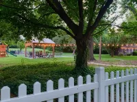 Family Farmhouse Inn Hotels in Mount Jackson