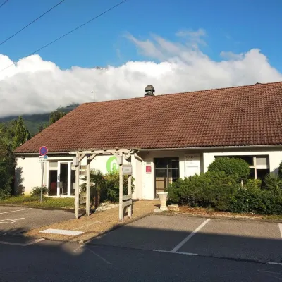 Campanile Grenoble Sud - Seyssins Hotels near Summum