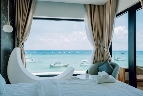 New Moon Hotel