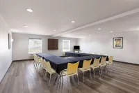 Super 8 by Wyndham St-Jerome Hotel di Saint-Jerome