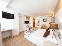 Puerto Azul Marbella Hotels in Marbella