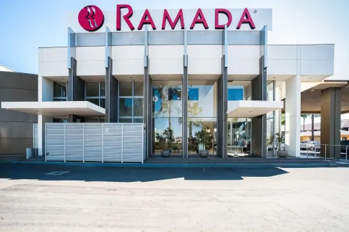 Ramada Hotel & Suites by Wyndham Sydney Cabramatta Hotels in Lansvale