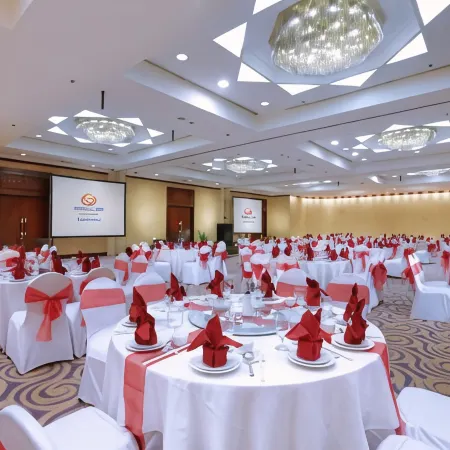 Grand Candi Hotel