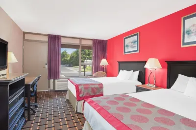 Ramada by Wyndham Edgewood Hotel & Conference Center
