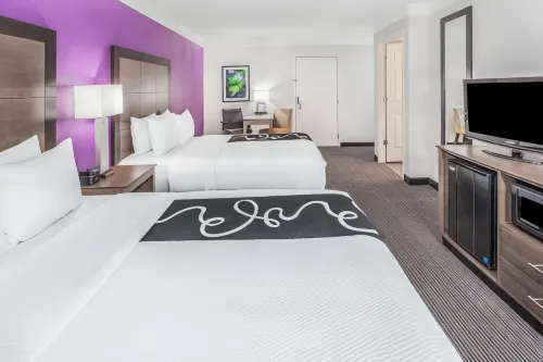 La Quinta Inn & Suites by Wyndham Lubbock West Medical Centr