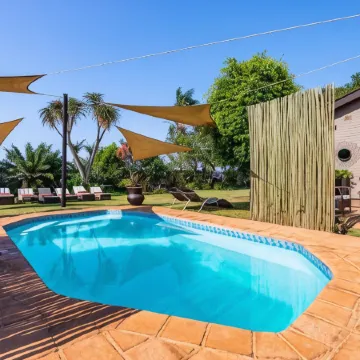 Ama Zulu Guesthouse & Safaris