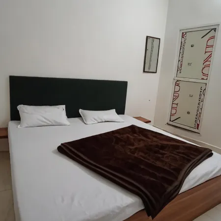Goroomgo Shree Ram Kuti Homestay Ujjain