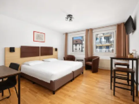 Bon Port Hotels in Montreux