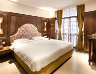 HOTEL RAINDROPS