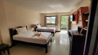 Panupong Hotel - 2-Star