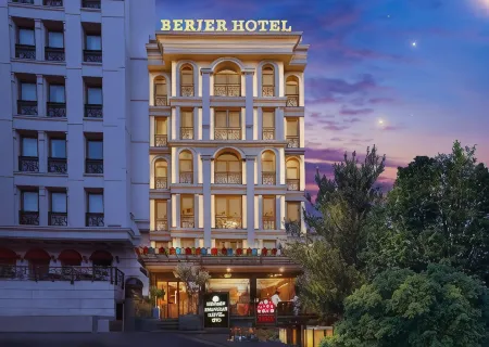 Berjer Boutique Hotel & Spa Отели рядом с достопримечательностью «Цветочный пассаж»