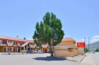 Econo Lodge Inn & Suites