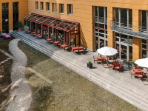 ホテル エルプフロレンツ ドレスデン ドレスデンのホテル