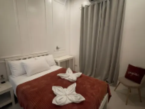 Rue DeuxVilles Villa Hotels in Loon