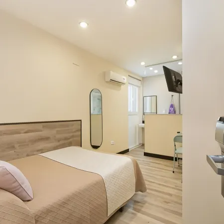 Hostal Art Madrid Отели рядом с достопримечательностью «Арганзуэла»
