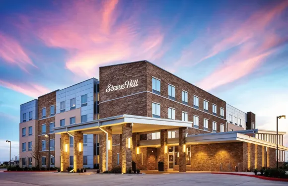 諾曼石頭山酒店，温德姆Trademark精選