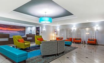 La Quinta Inn & Suites by Wyndham Orange