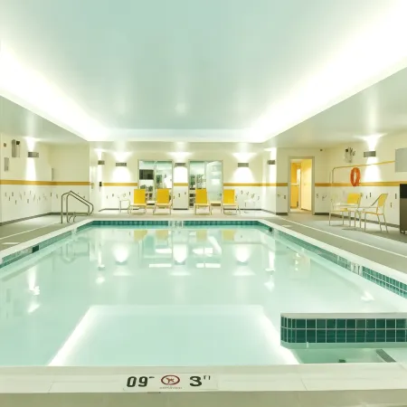 Fairfield Inn & Suites Lethbridge Отели рядом с достопримечательностью «Летбриджський університет»