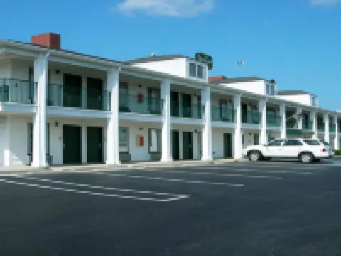 Jameson Inn - Perry Hotels in Perry