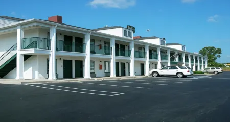 Jameson Inn - Perry