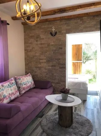 Rajana Bungalow 2(Olive House) Отели в г. Gjerana
