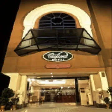 Oxford Hotel Hotels near Jacob Ballas Centre and School