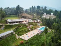 Luxcamp Bukit Damar - Puncak by Horison