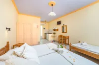 Athina Apartments โรงแรมใน