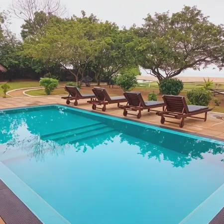 Kay Jay Beach House - Pasikudha