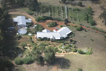 Shambhala Guesthouse Отели в г. Бриджтаун