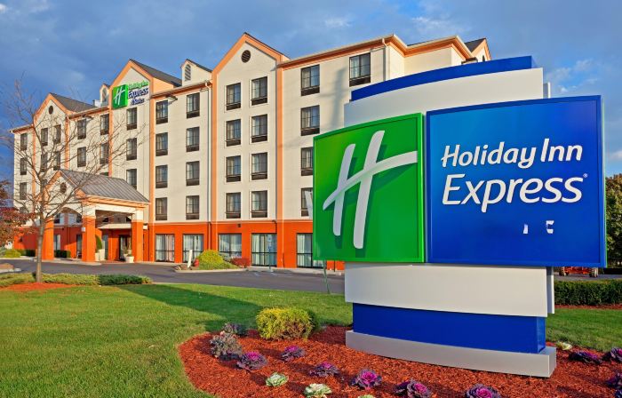 Holiday Inn Express & Suites MEADOWLANDS AREA by IHG