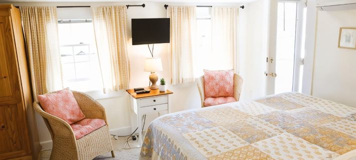 An English Garden Hotels in Dennis