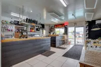 Kurrimine Beach Holiday Park - bar