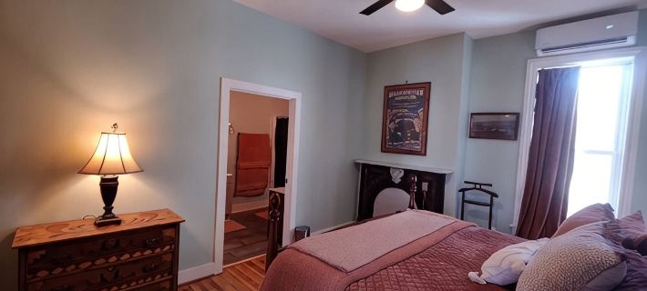 Fully Furnished 1 Bedroom Flat in Historic Downtown New Market Hotels in Shenandoah County